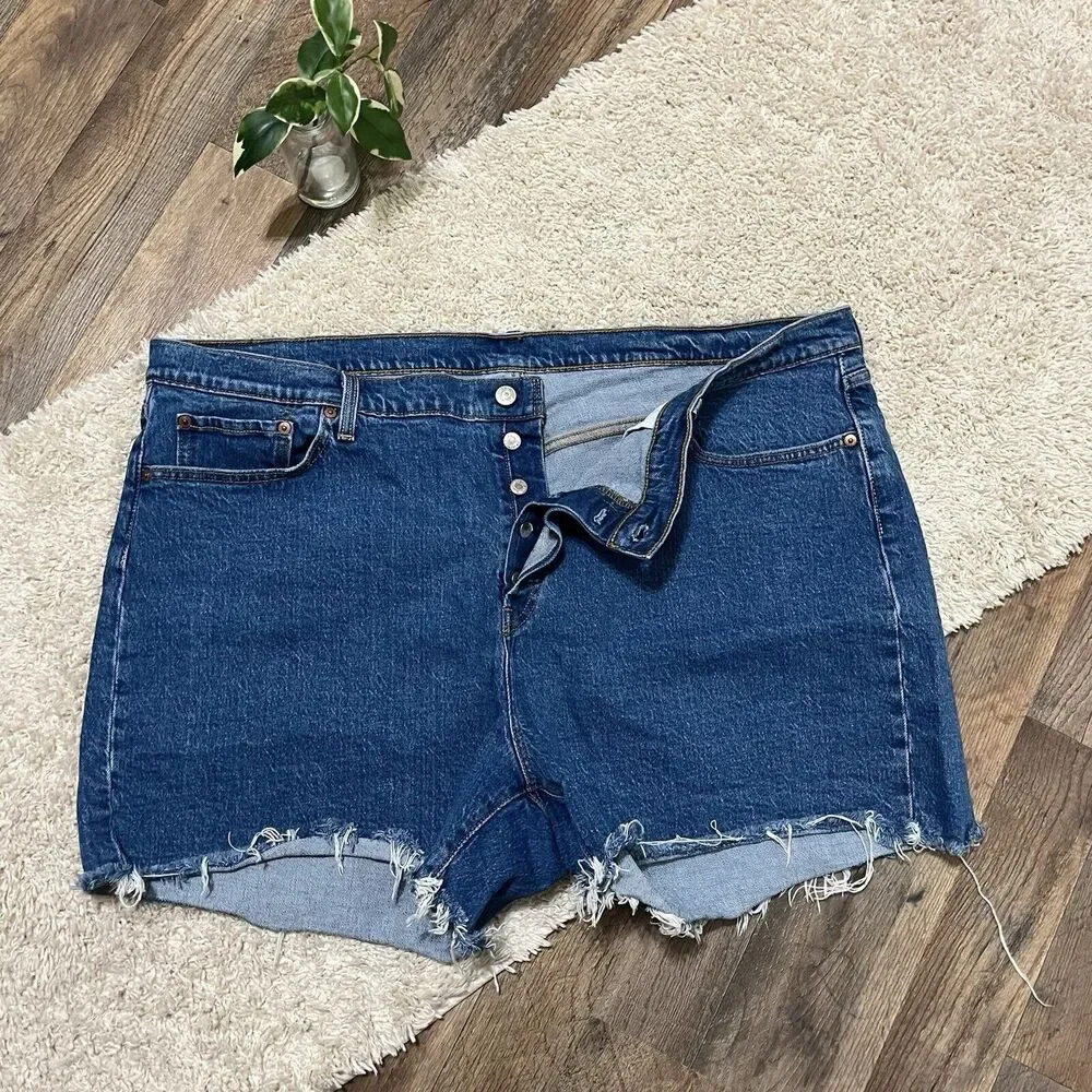 Levi's 501 Size 24 W Medium Wash Frayed Hem High-Rise Button Fly Denim Shorts